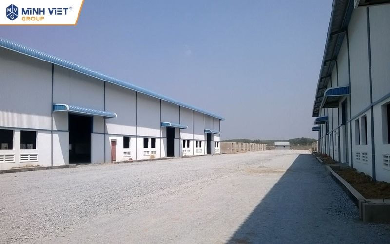 Đường nội khu có khả năng tiếp cận xe tải, container và tổ chức giao nhận hàng hóa